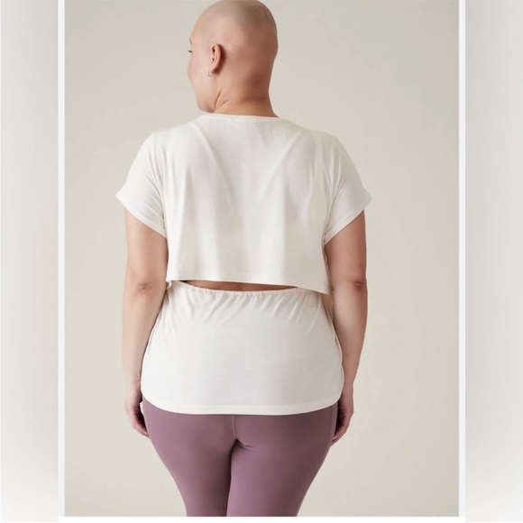 Athleta Off White Open Back Air Out Activewear Tee Size 2X - Picture 1 of 8